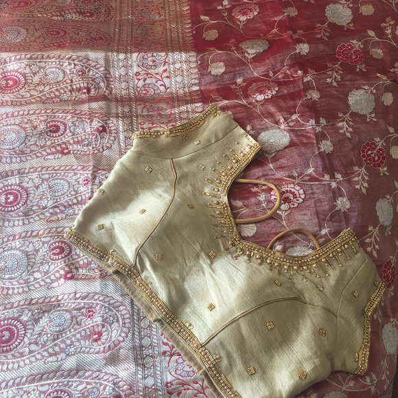 Orange red and gold embroidered saree - Picture 2 of 5